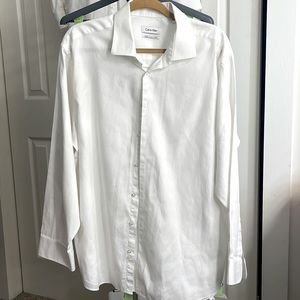 Calvin Klein white dress shirt length 31” chest 26”